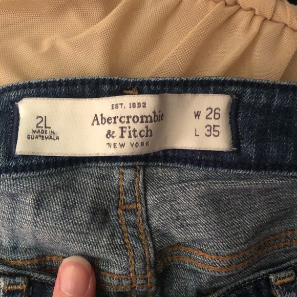 Distressed jeans - Picture 3 of 3